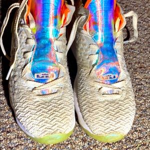 Lebrons size 6.5 basketball shoes